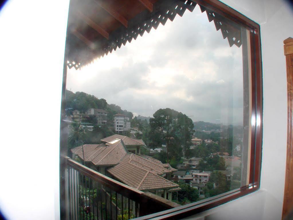 Piumara Residence Kandy Esterno foto